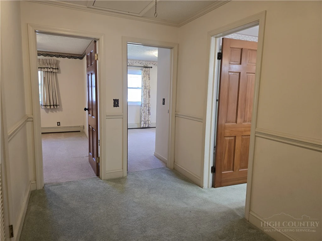 Image number 2 for the current listing