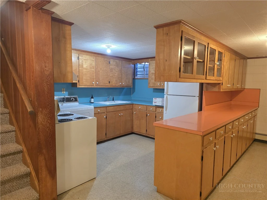 Image number 18 for the current listing
