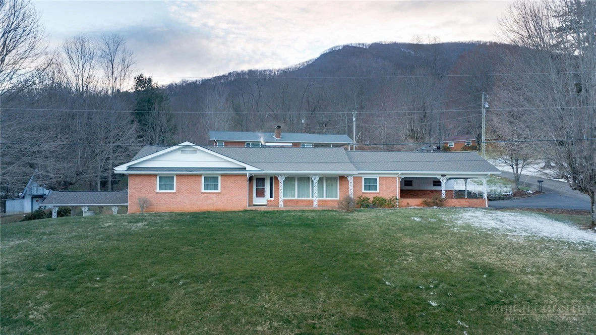Image number 1 for the current listing