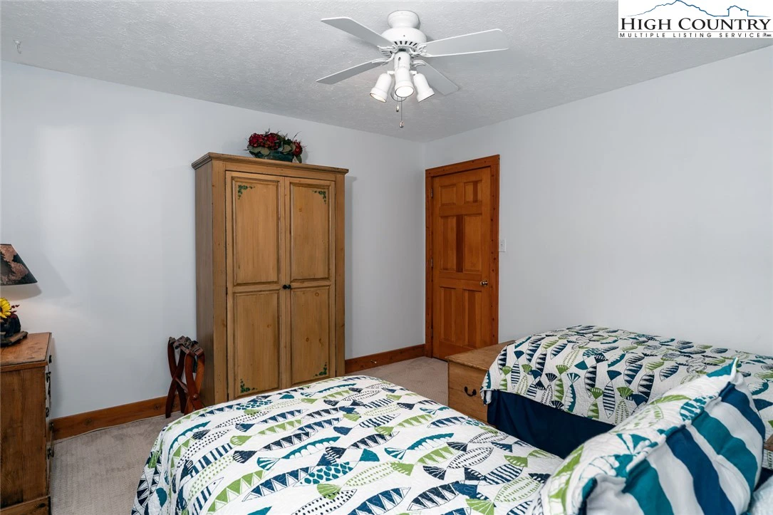 Image number 12 for the current listing