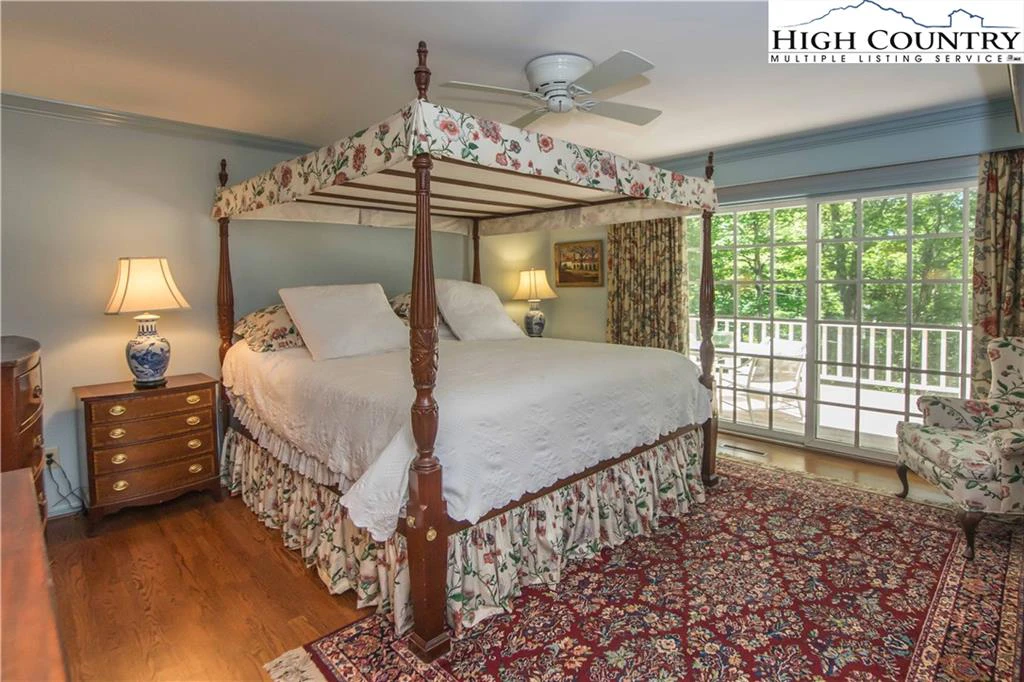 Image number 6 for the current listing