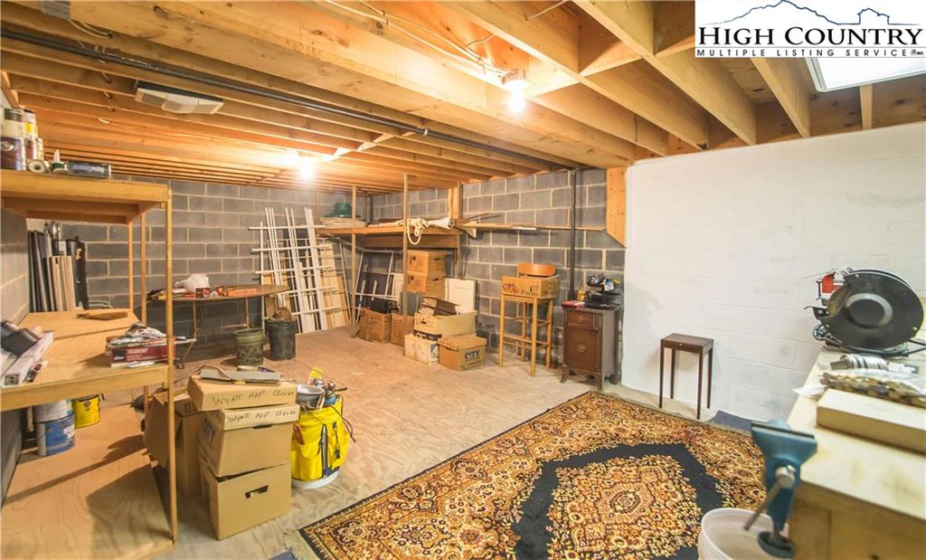 Image number 21 for the current listing