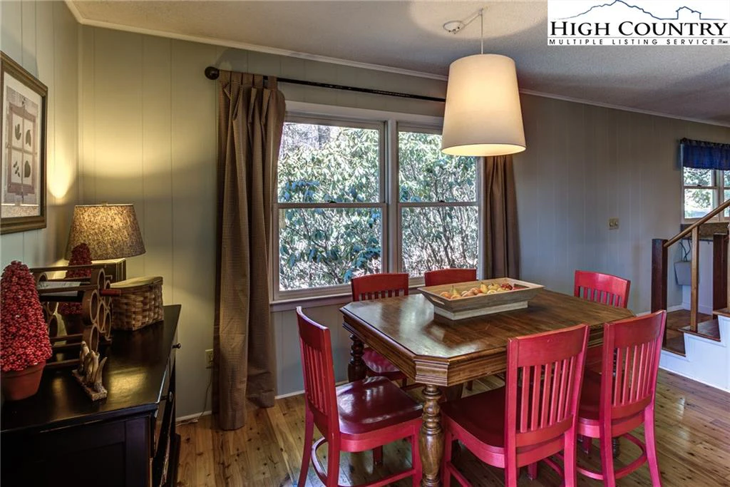 Image number 3 for the current listing
