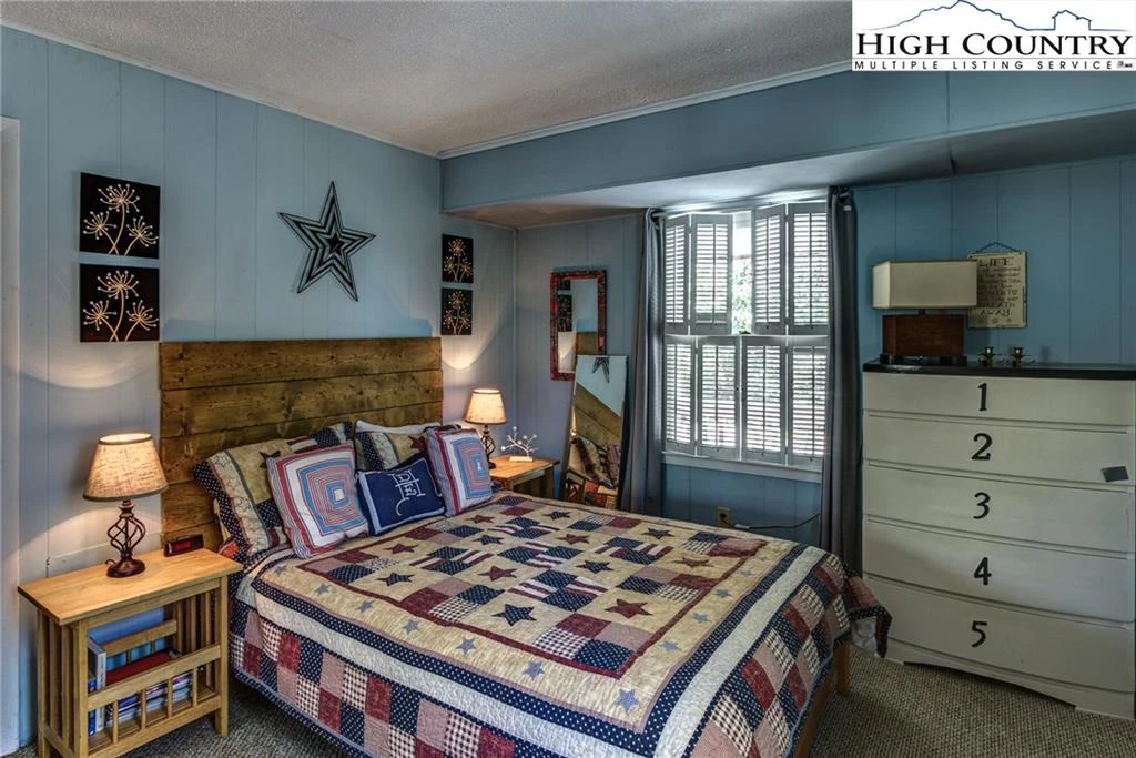 Image number 6 for the current listing