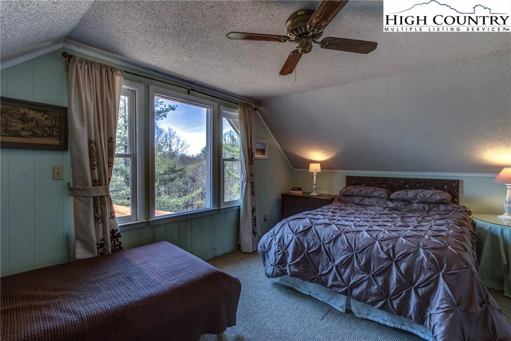 Image number 7 for the current listing