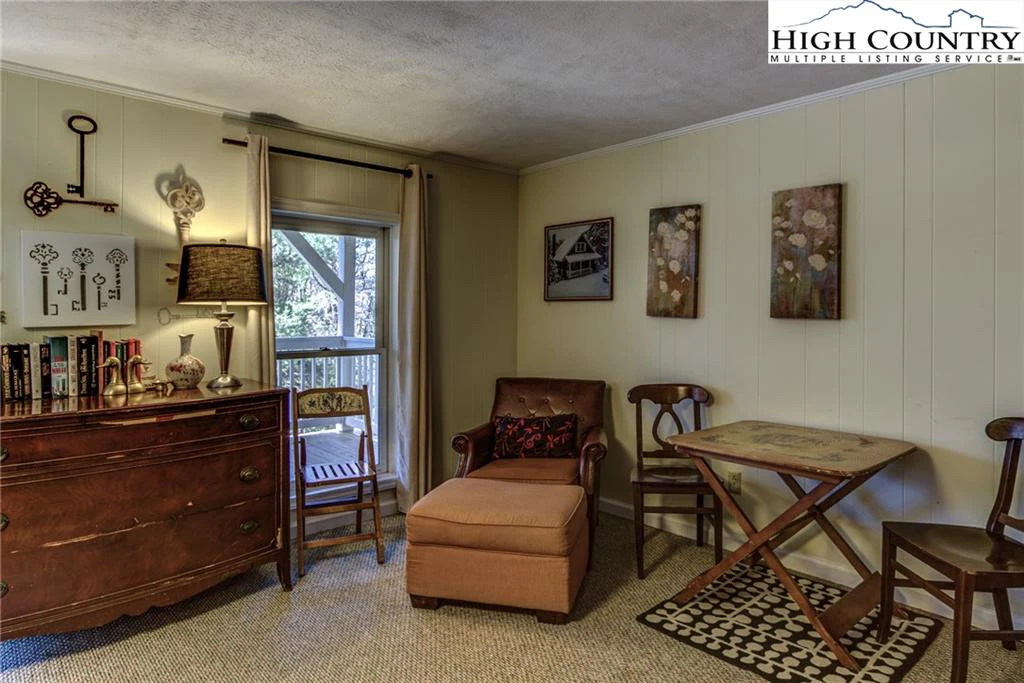 Image number 13 for the current listing