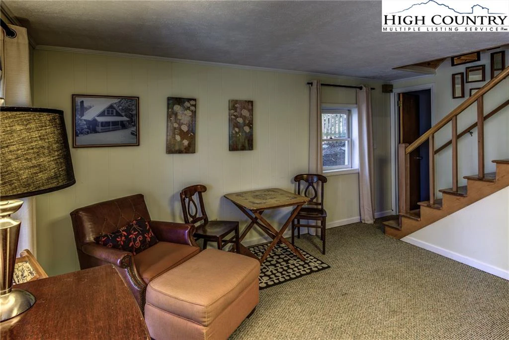 Image number 14 for the current listing