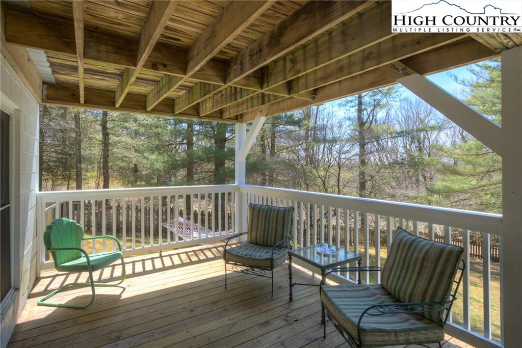 Image number 17 for the current listing