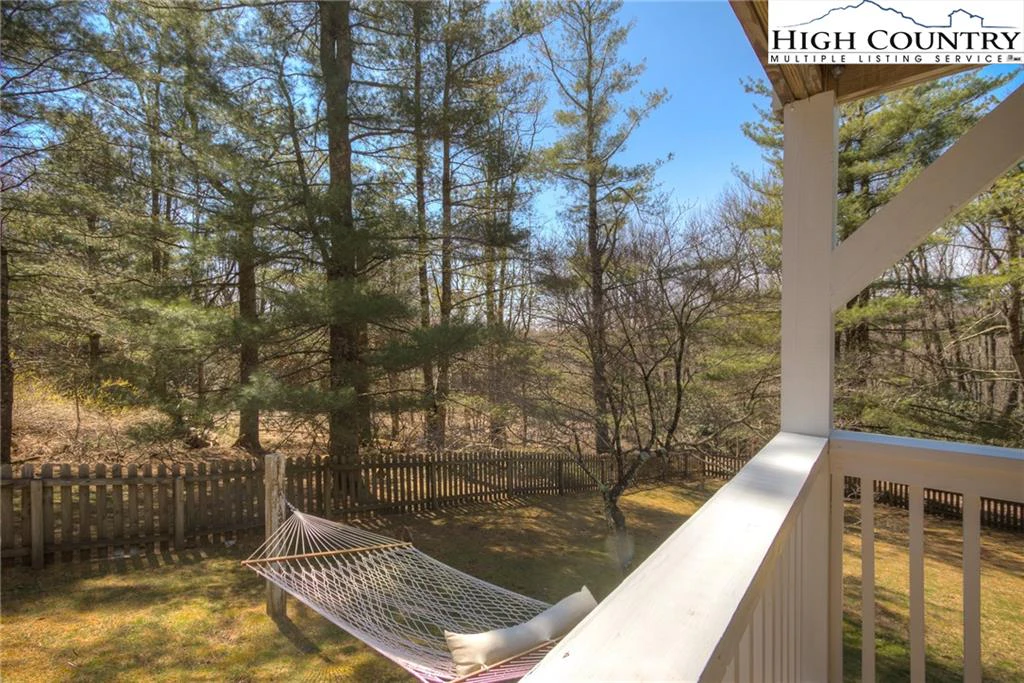 Image number 18 for the current listing