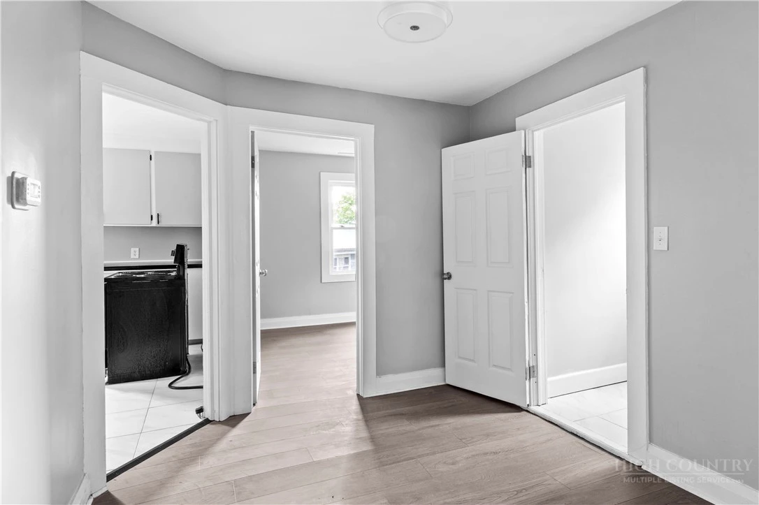 Image number 7 for the current listing