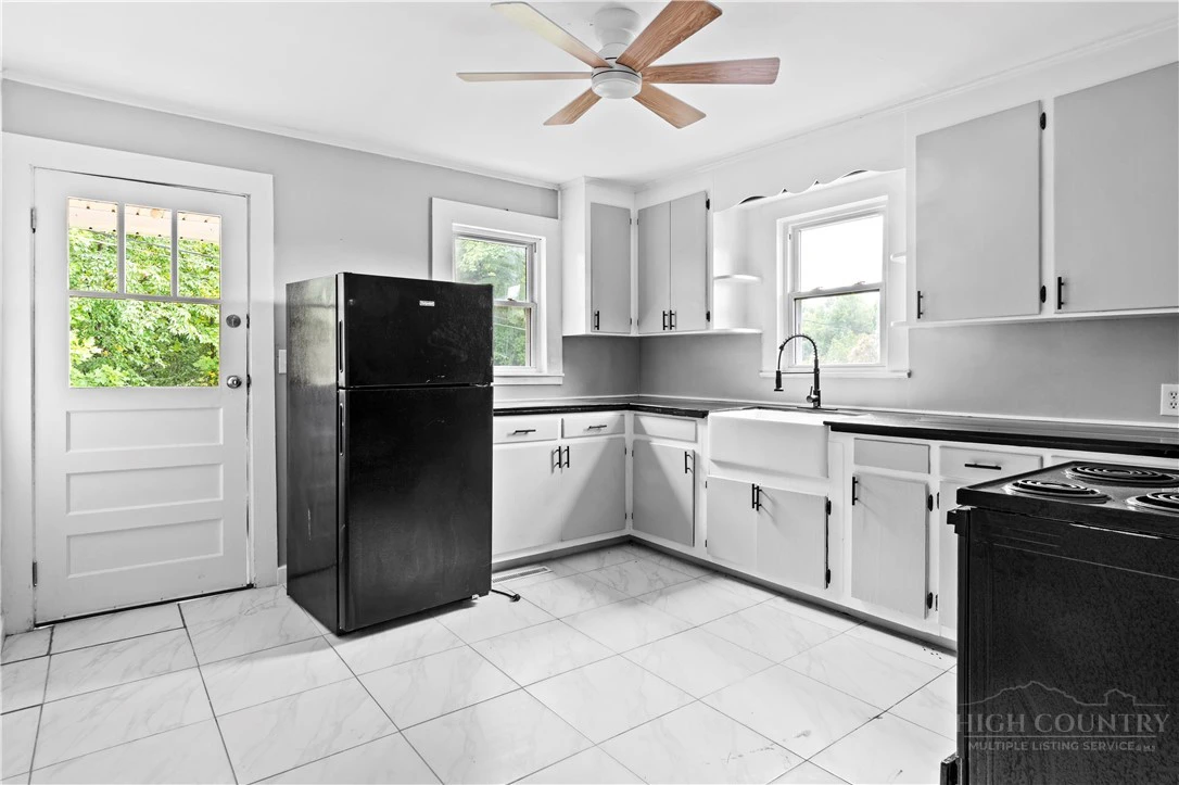 Image number 10 for the current listing