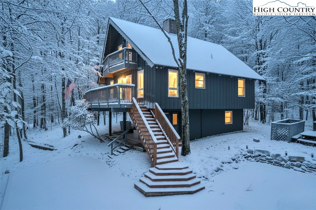 Image number 1 for the current listing