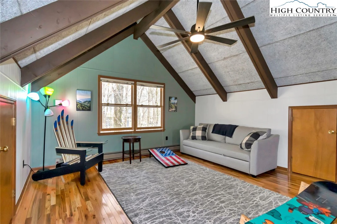 Image number 11 for the current listing