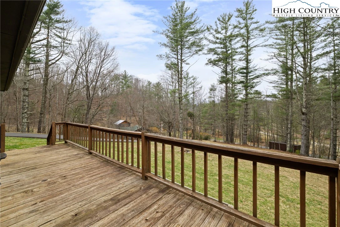 Image number 9 for the current listing