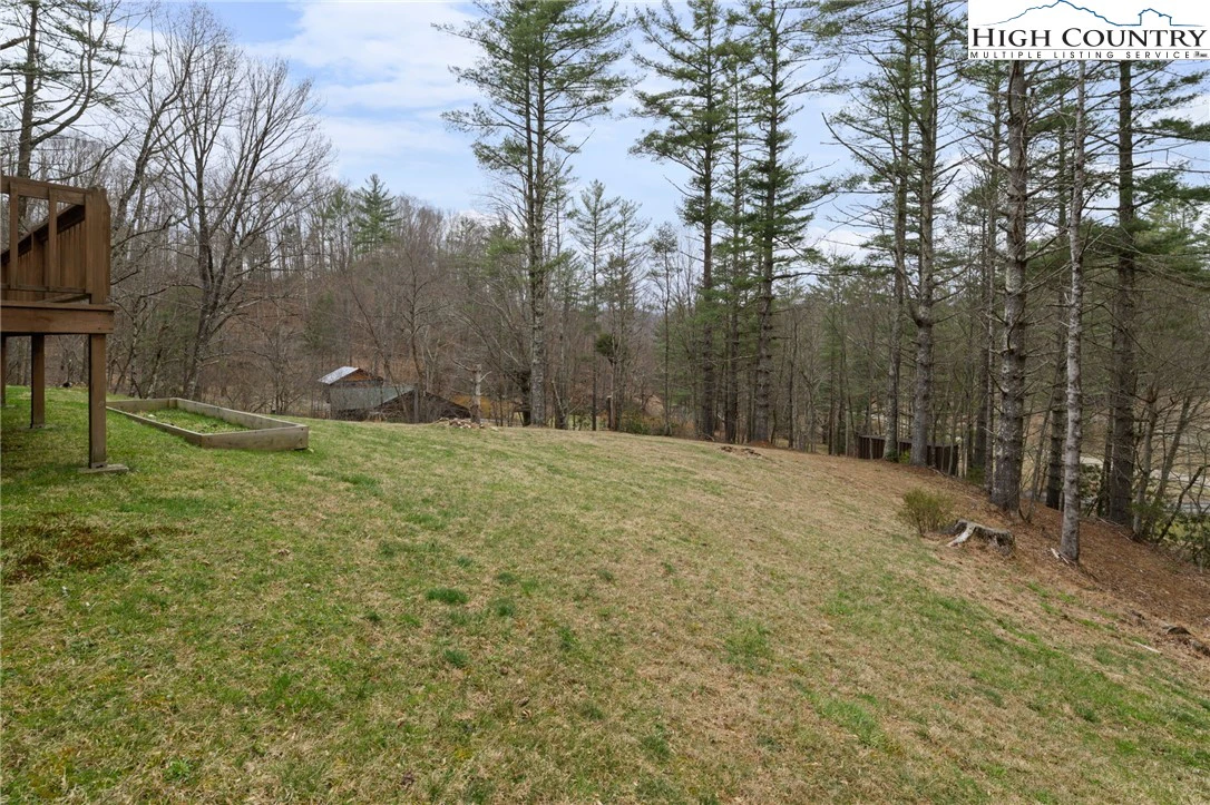 Image number 17 for the current listing