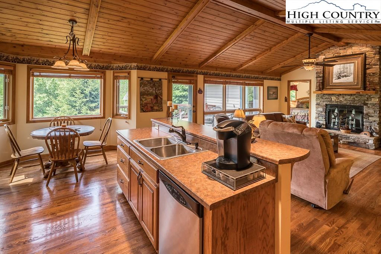 Image number 18 for the current listing