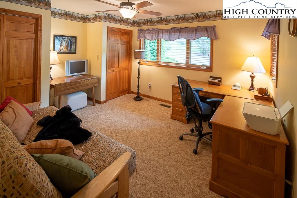 Image number 7 for the current listing