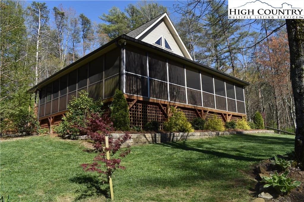 Image number 1 for the current listing