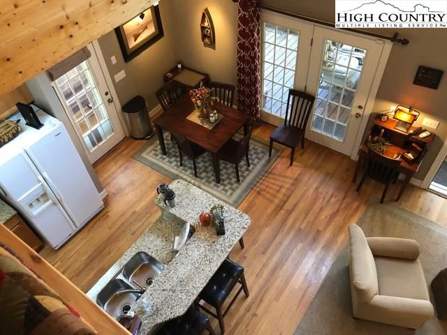 Image number 13 for the current listing