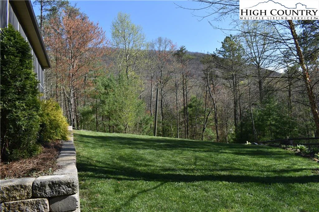 Image number 14 for the current listing