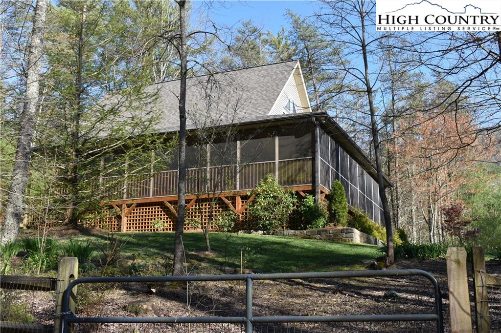 Image number 17 for the current listing