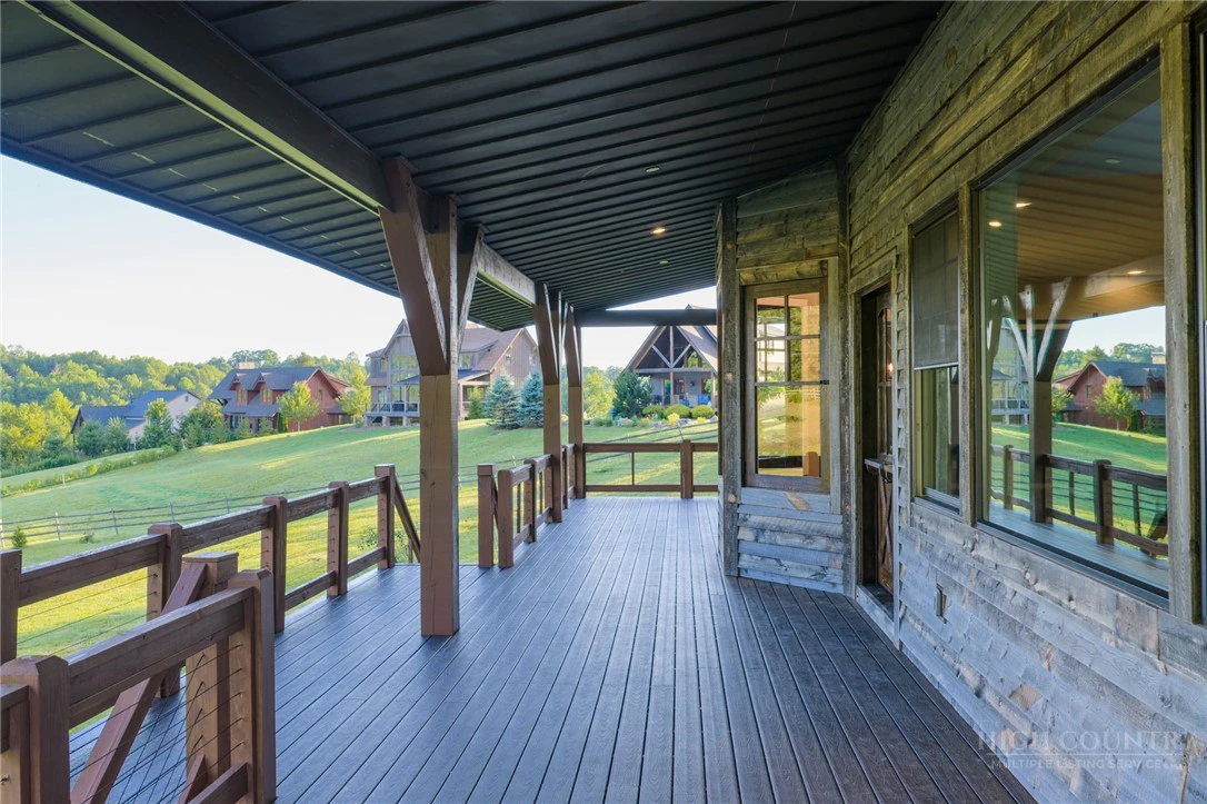 Image number 28 for the current listing