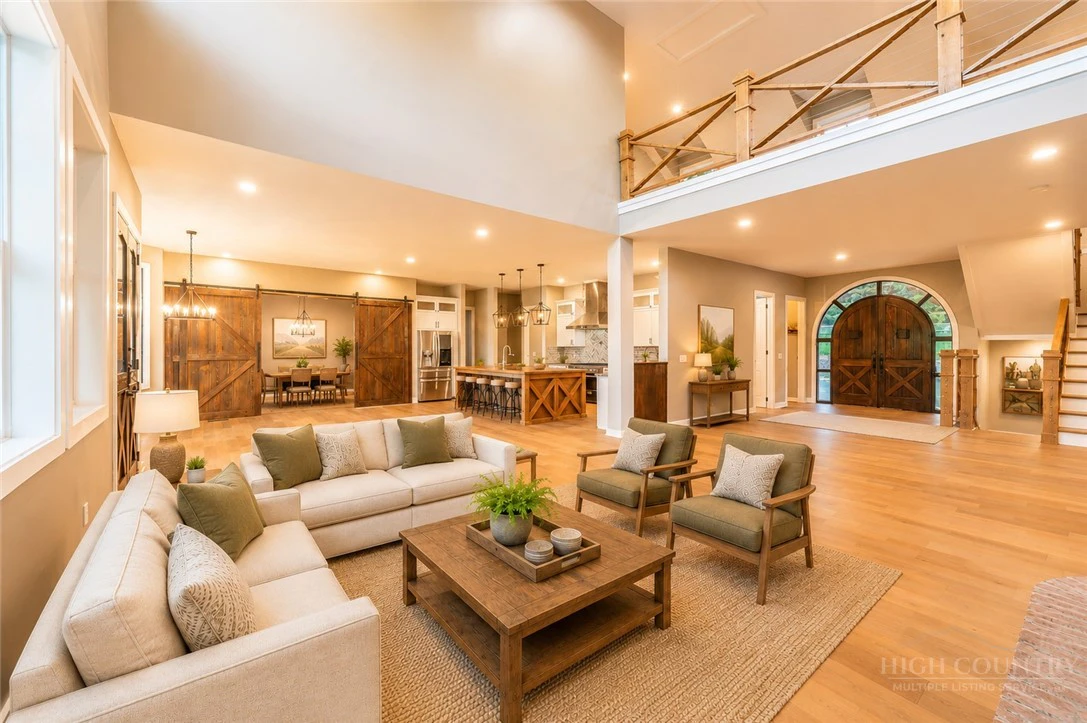 Image number 12 for the current listing