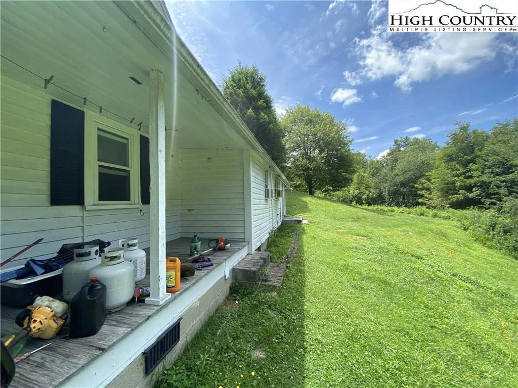Image number 13 for the current listing