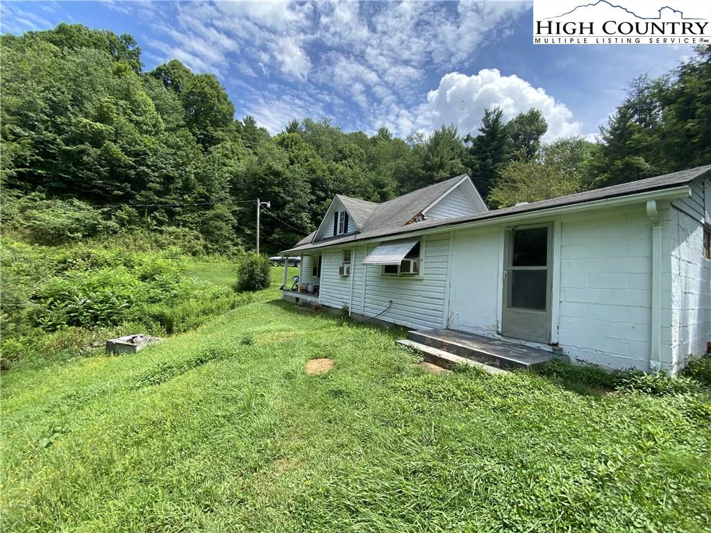 Image number 14 for the current listing