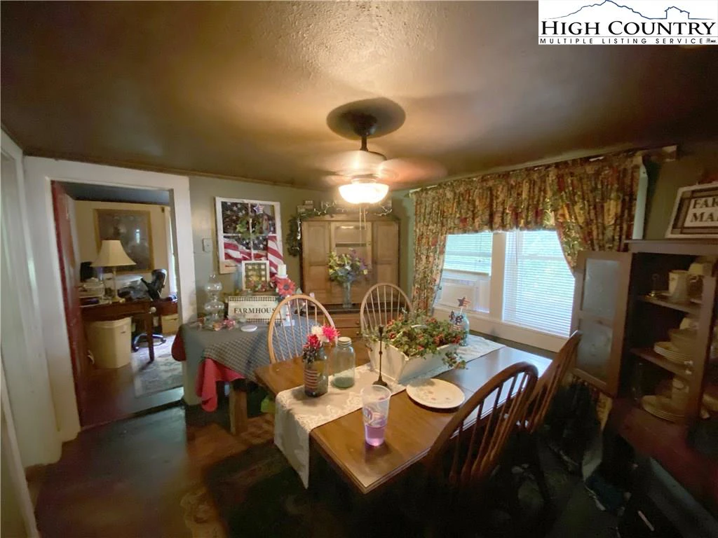 Image number 7 for the current listing