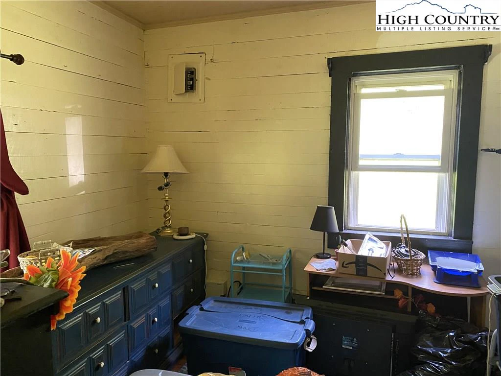 Image number 8 for the current listing