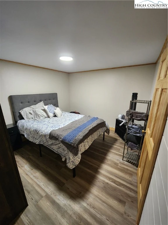 Image number 18 for the current listing