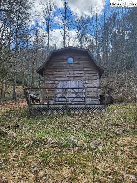 Image number 14 for the current listing