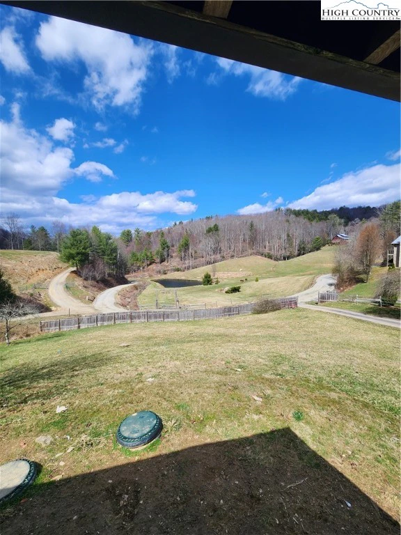 Image number 3 for the current listing