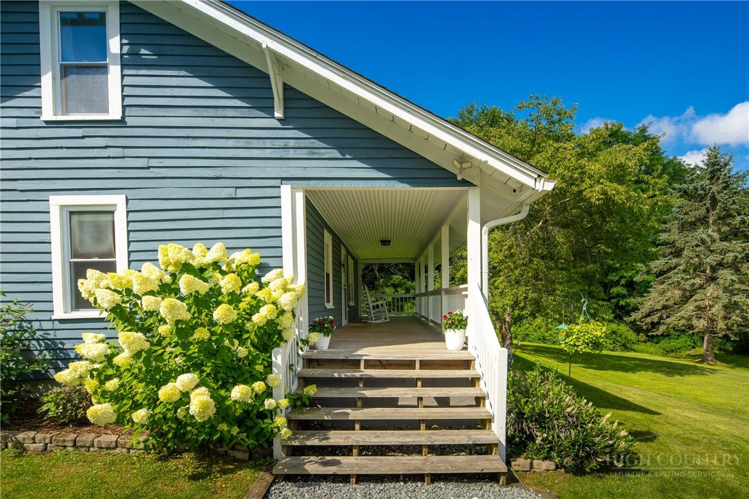 Image number 9 for the current listing
