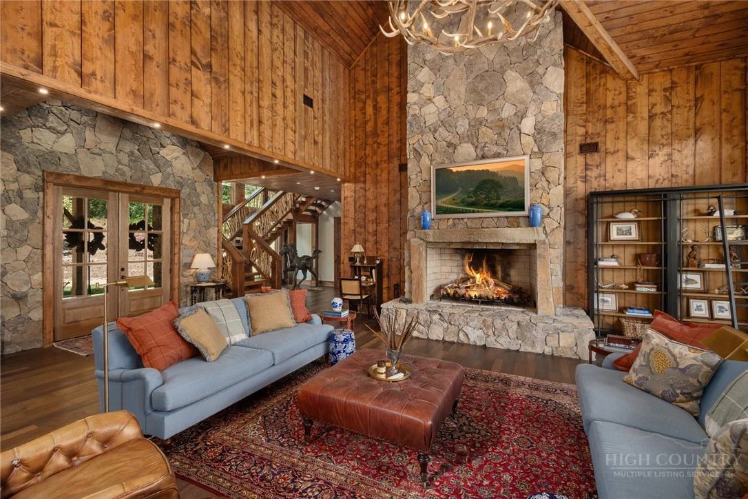 Image number 3 for the current listing
