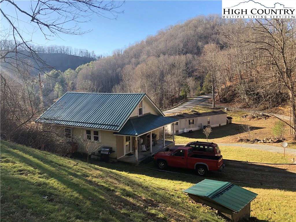 Image number 1 for the current listing