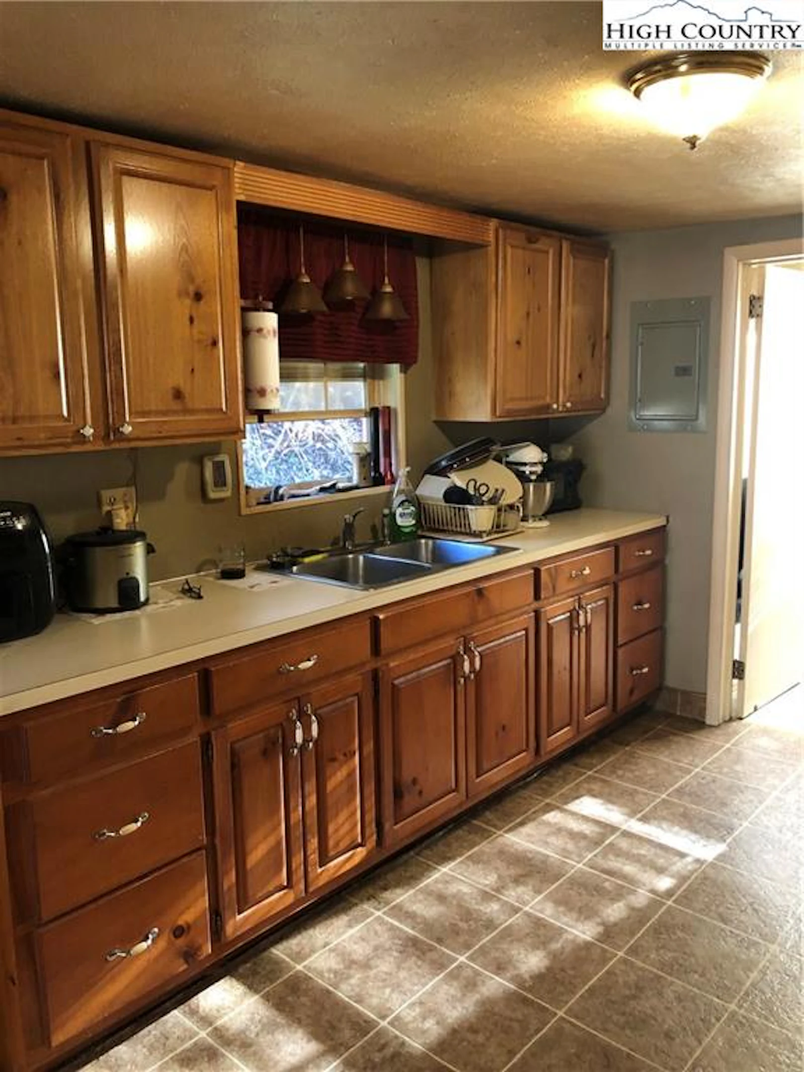 Image number 5 for the current listing