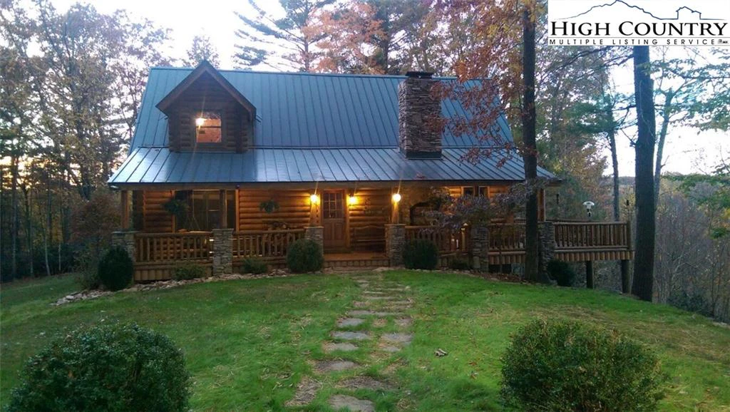 Image number 1 for the current listing