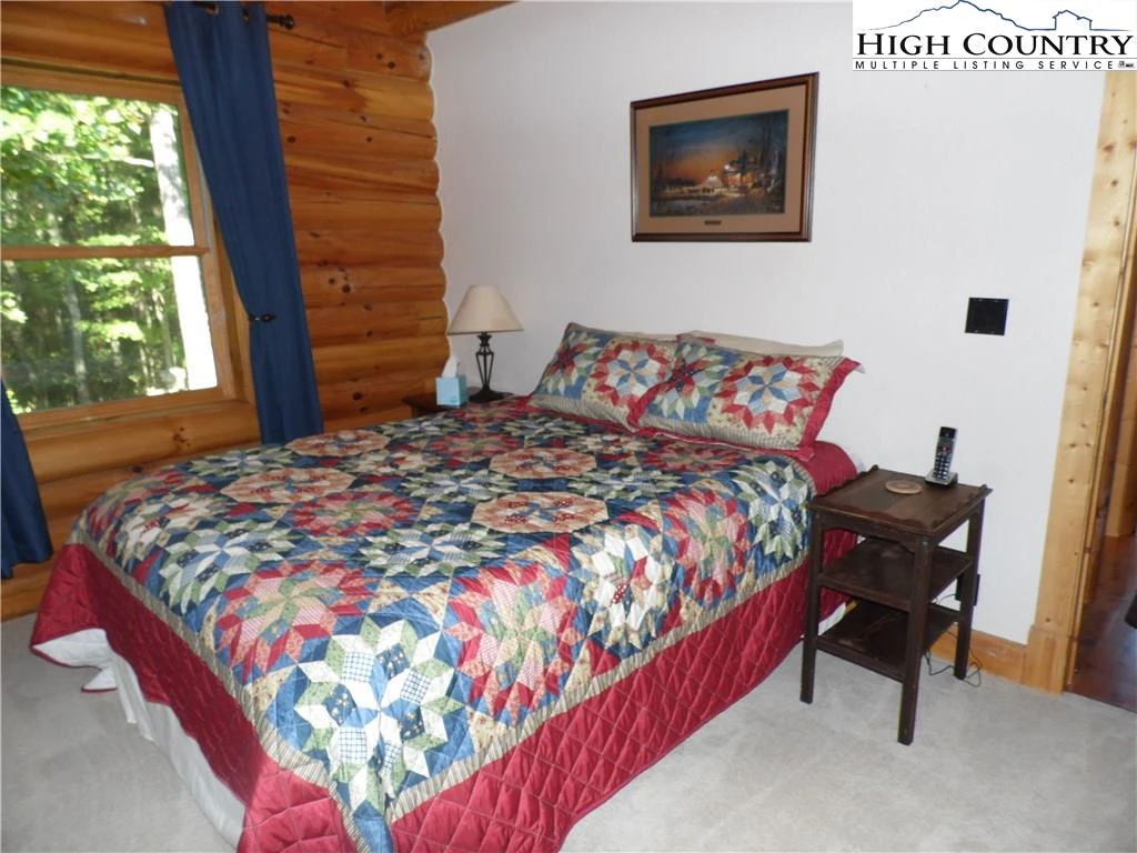 Image number 14 for the current listing