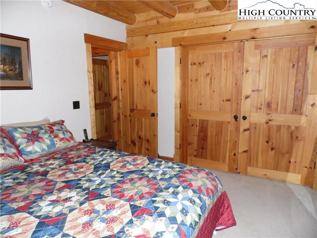 Image number 3 for the current listing