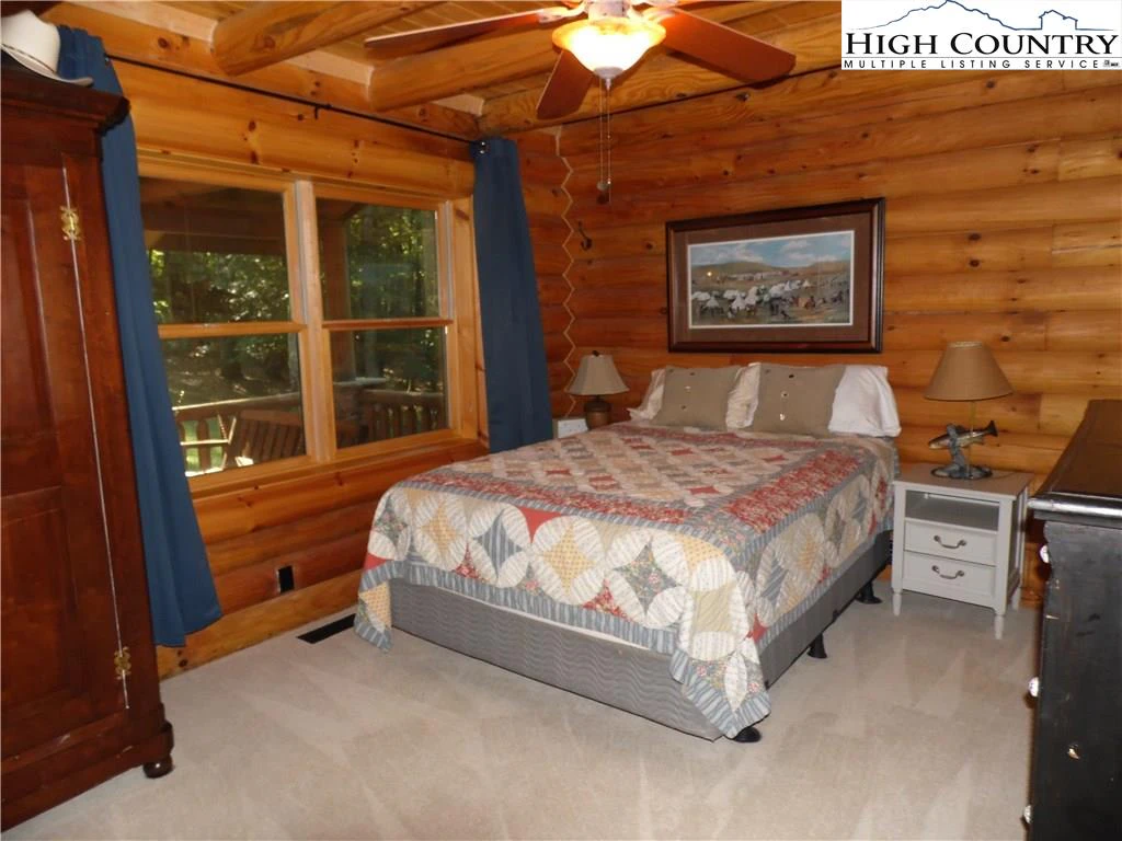 Image number 4 for the current listing