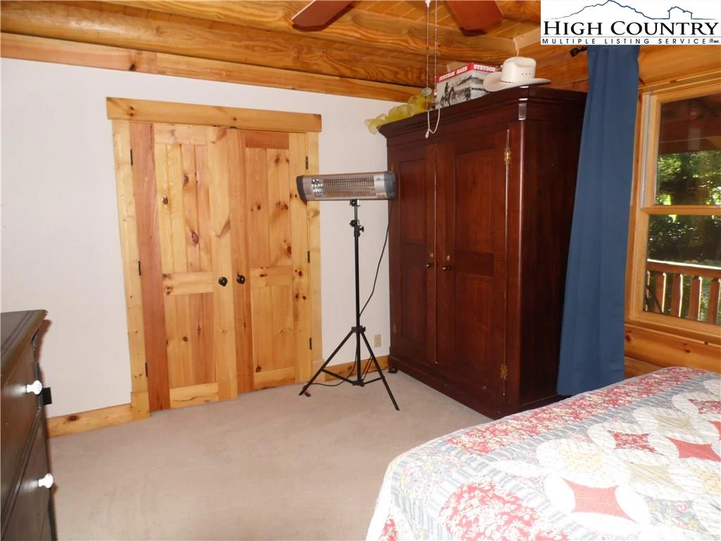 Image number 5 for the current listing