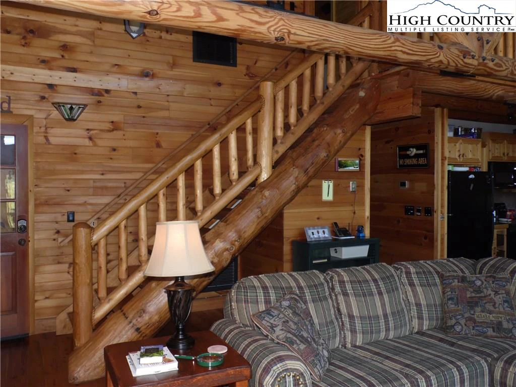 Image number 6 for the current listing