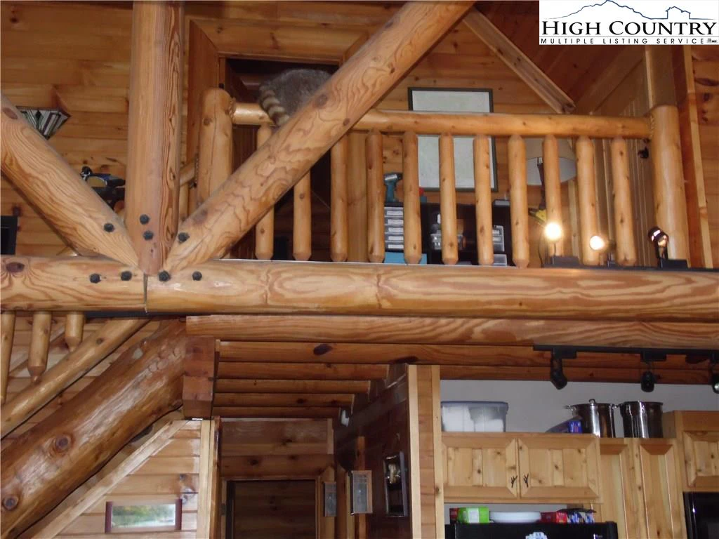 Image number 7 for the current listing