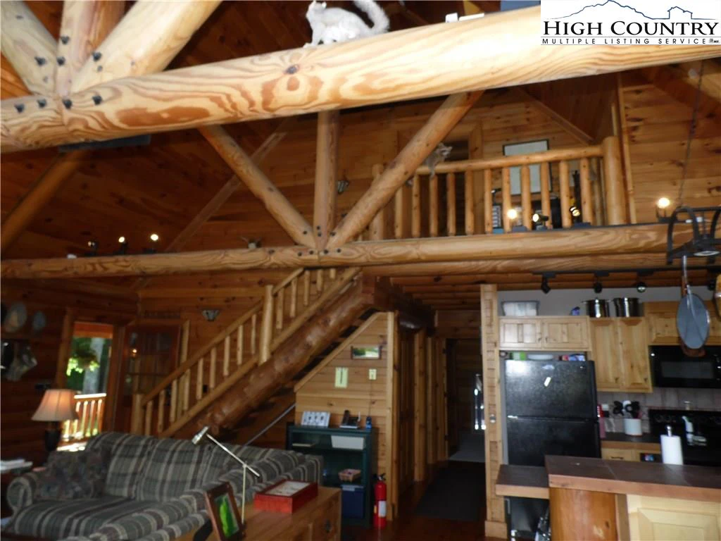 Image number 8 for the current listing