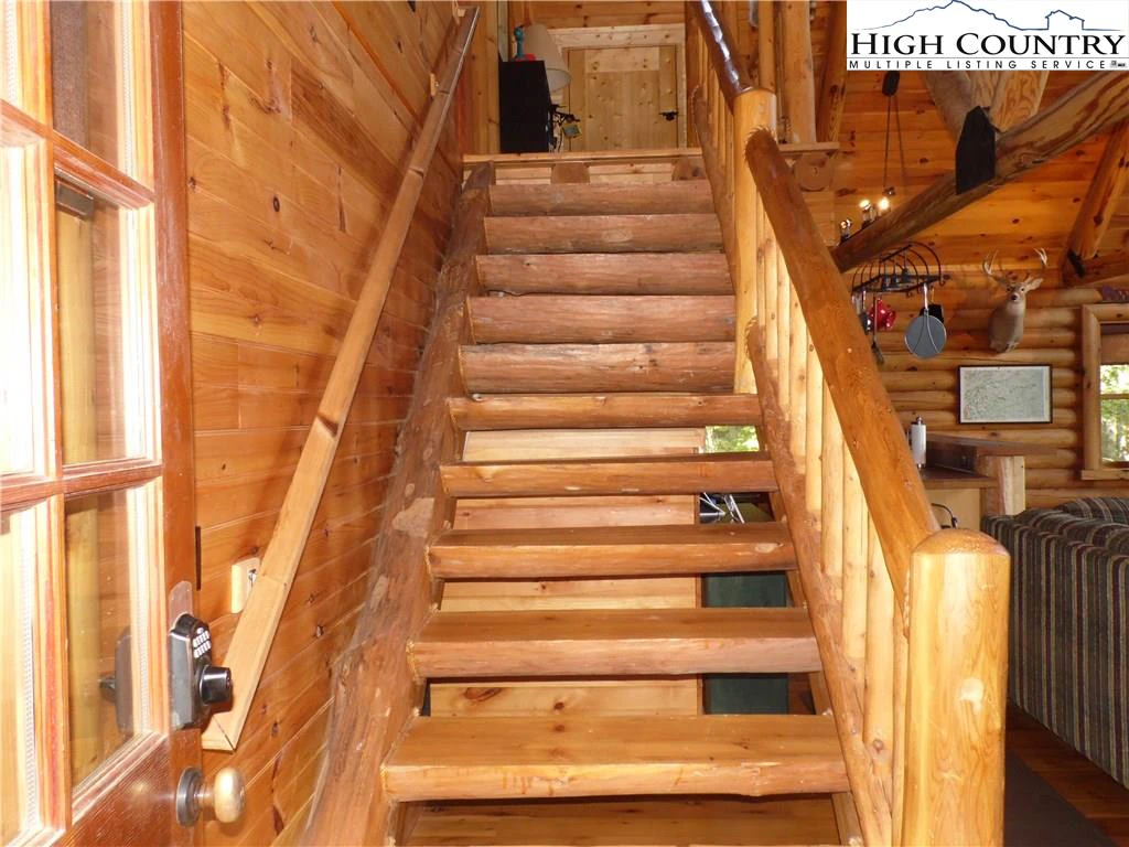 Image number 9 for the current listing