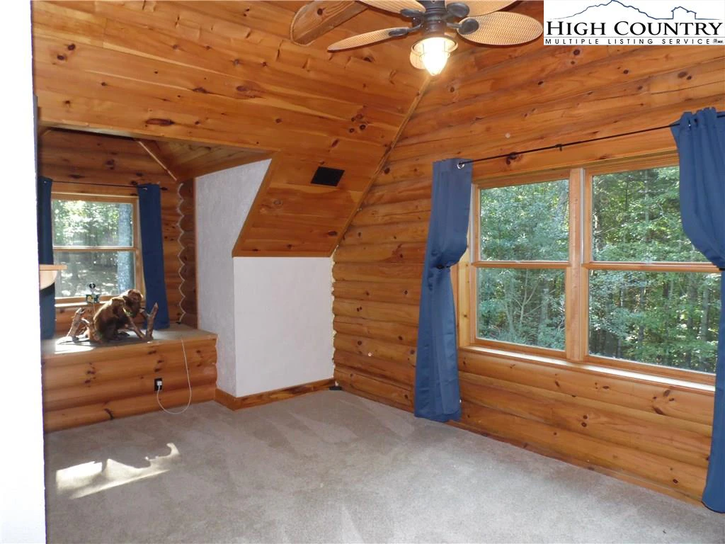 Image number 13 for the current listing
