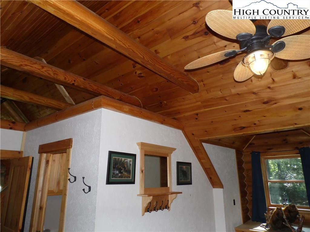 Image number 2 for the current listing