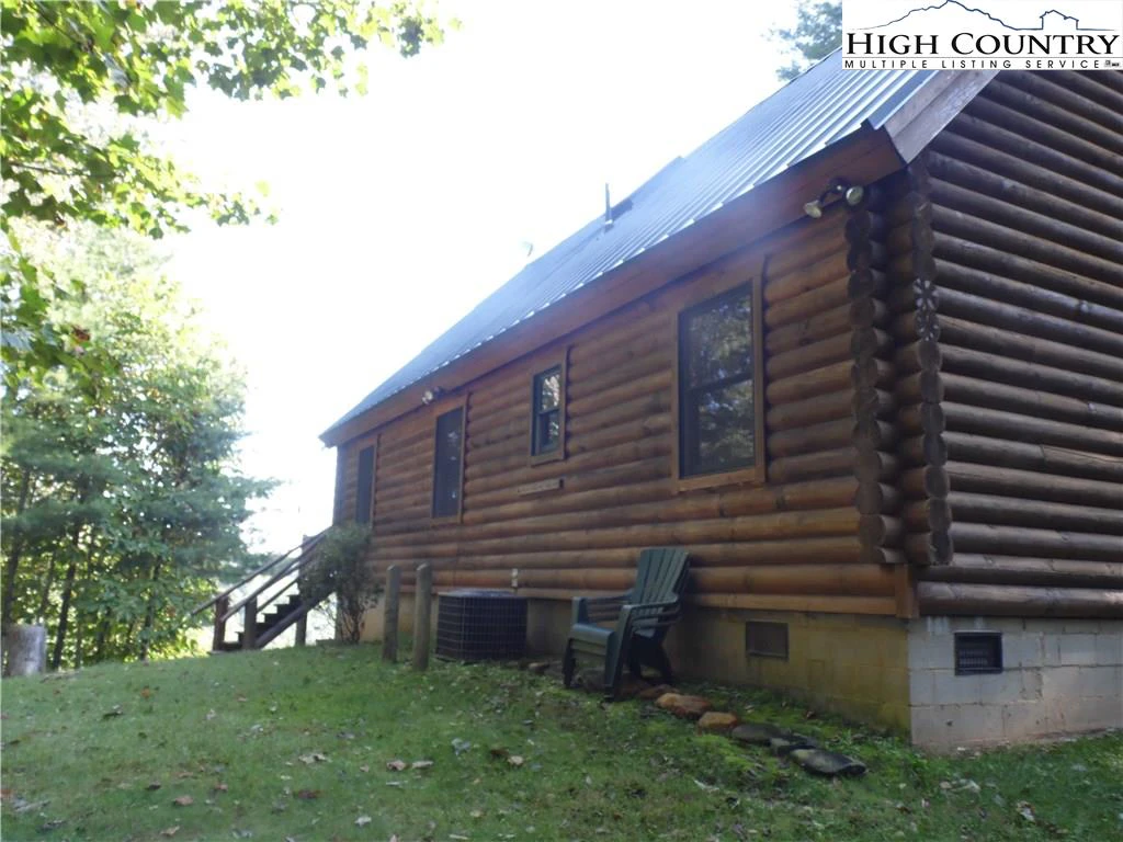 Image number 15 for the current listing
